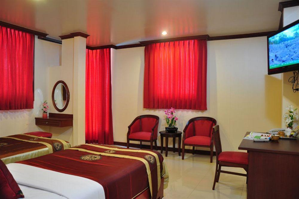 Sky 1 Hotel